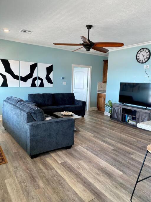 Oceanfront Home Near Hollybeach Cameron Экстерьер фото